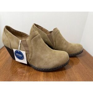 Croft & Barrow Ortholite Taupe Faux Suede Wedge Booties Shooties Womens 10 MED